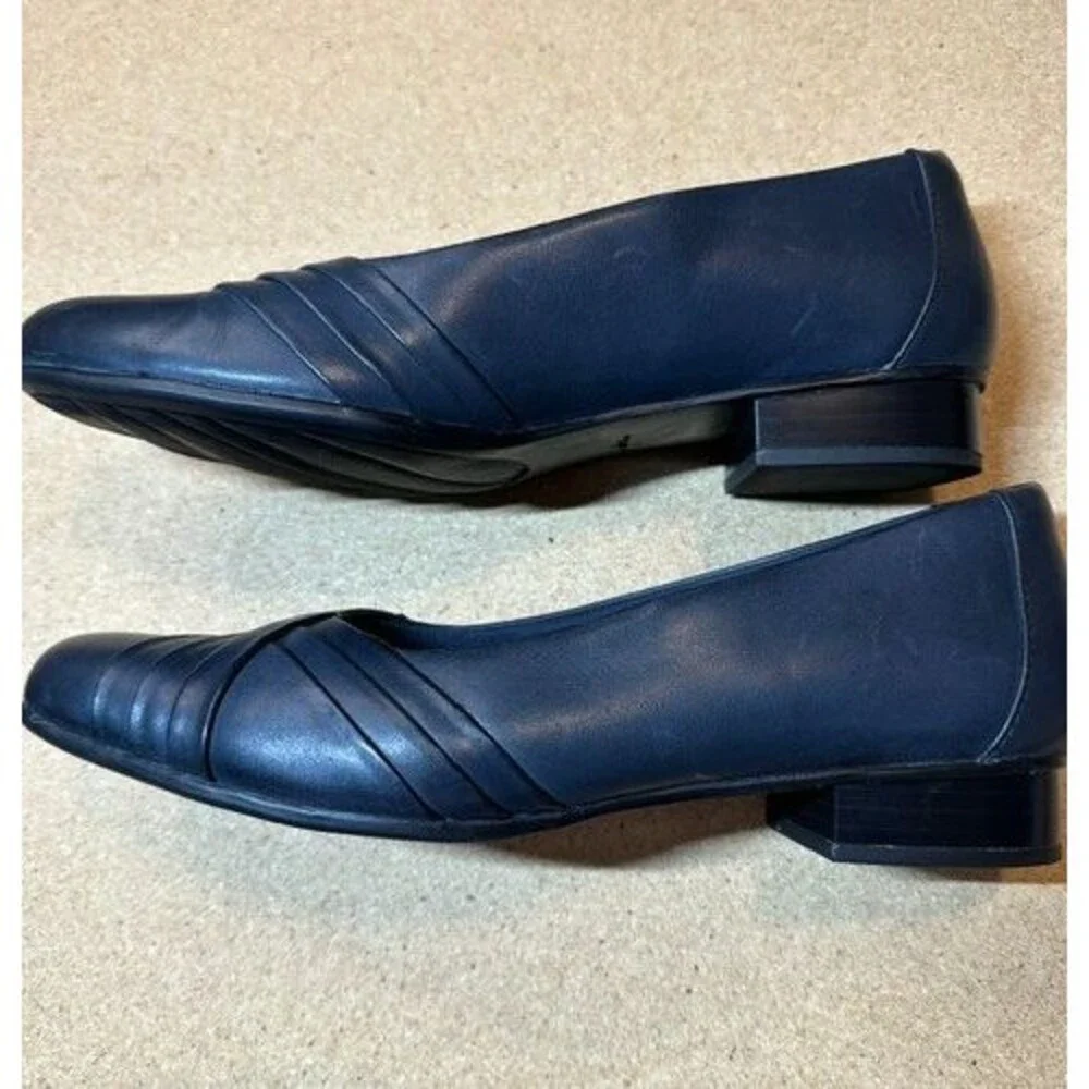NWOT Clarks Collection Navy Leather Pleated Ballet Flats Womens Size 9.5  1